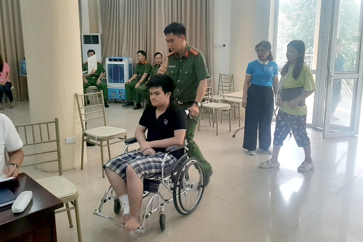 Tại sao 6 nạn nhân trong vụ cháy chung cư vẫn chưa nhận được tiền hỗ trợ? - Ảnh 3. Tại sao 6 nạn nhân trong vụ cháy chung cư vẫn chưa nhận được tiền hỗ trợ? - Ảnh 3.