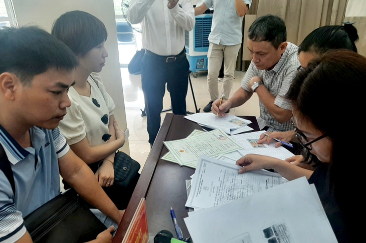Tại sao 6 nạn nhân trong vụ cháy chung cư vẫn chưa nhận được tiền hỗ trợ? - Ảnh 2. Tại sao 6 nạn nhân trong vụ cháy chung cư vẫn chưa nhận được tiền hỗ trợ? - Ảnh 2.