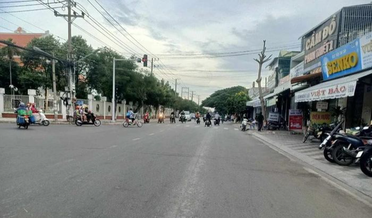 Nam sinh lớp 11 bị chém nứt sọ vì mâu thuẫn khi đá bóng - Ảnh 1. Nam sinh lớp 11 bị chém nứt sọ vì mâu thuẫn khi đá bóng - Ảnh 1.