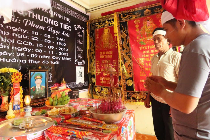 Vụ sập tấm đan cống khiến 2 người tử vong: Có người mới đi làm được 3 ngày - Ảnh 3.