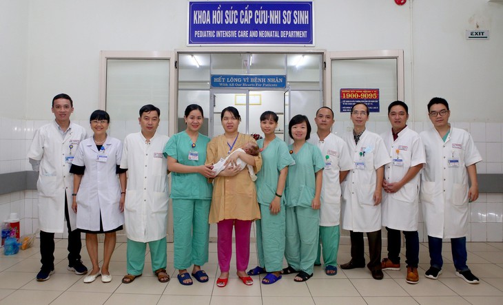 Hai trẻ sơ sinh nguy kịch hồi sinh thần kỳ nhờ lọc máu liên tục- Ảnh 1.