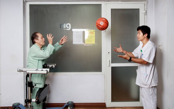 Nhiều người cao tuổi ở Việt Nam 