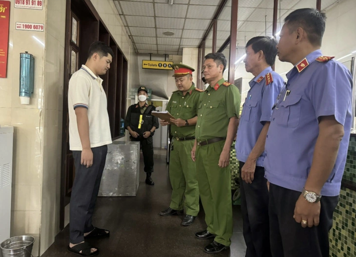 Bắt tạm giam phó giám đốc công ty Thành Bưởi - Ảnh 1. Bắt tạm giam phó giám đốc công ty Thành Bưởi - Ảnh 1.