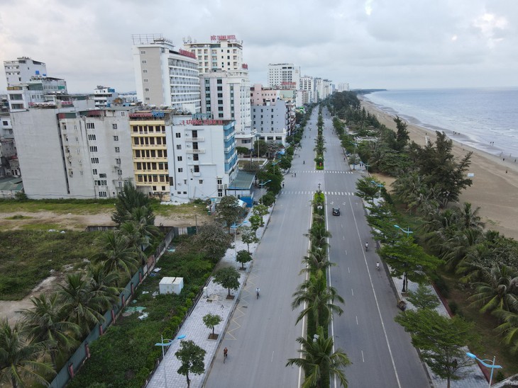 Sầm Sơn thu mình vào đông - Ảnh 1. Sầm Sơn thu mình vào đông - Ảnh 1.