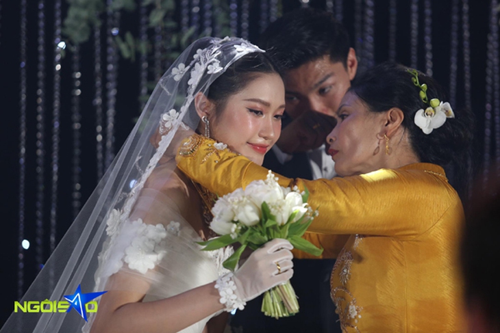 Đám cưới Đoàn Văn Hậu ở Thái Bình: Chú rể, cô dâu mướt mải mồ hồ giữa trời tháng 11- Ảnh 5.