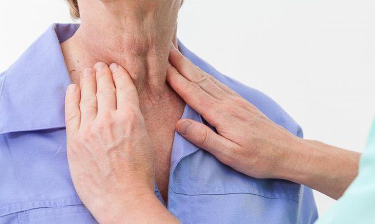 Nếu thấy nổi hạch cổ rất có thể là do nguyên nhân lành tính hoặc ung thư, do đó khi xuất hiện hạch vùng cổ gây sưng đau, hoặc hạch tồn tại lâu ngày không biến mất, cần đến các cơ sở khám chữa bệnh chuyên khoa để được bác sĩ thăm khám và tư vấn cụ thể. Nếu thấy nổi hạch cổ rất có thể là do nguyên nhân lành tính hoặc ung thư, do đó khi xuất hiện hạch vùng cổ gây sưng đau, hoặc hạch tồn tại lâu ngày không biến mất, cần đến các cơ sở khám chữa bệnh chuyên khoa để được bác sĩ thăm khám và tư vấn cụ thể.