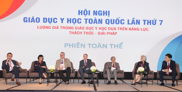 Giáo dục y khoa cần đánh giá dựa trên chuẩn năng lực- Ảnh 2.