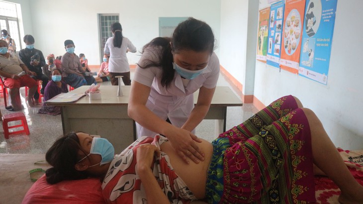 Đắk Lắk đẩy mạnh tuyên truyền 'Làm mẹ an toàn' cho đồng bào dân tộc thiểu số- Ảnh 1. Đắk Lắk đẩy mạnh tuyên truyền 'Làm mẹ an toàn' cho đồng bào dân tộc thiểu số- Ảnh 1.
