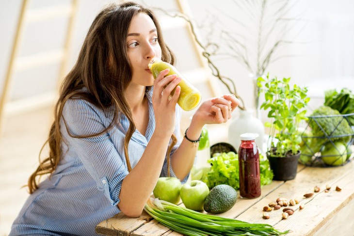 Chế độ ăn uống ảnh hưởng đến rụng tóc như thế nào?- Ảnh 6.