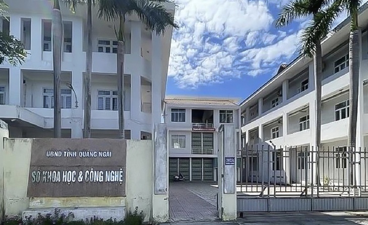 Chủ tịch tỉnh Quảng Ngãi từ chối tiếp công dân là phó giám đốc sở, có đúng luật?- Ảnh 1.