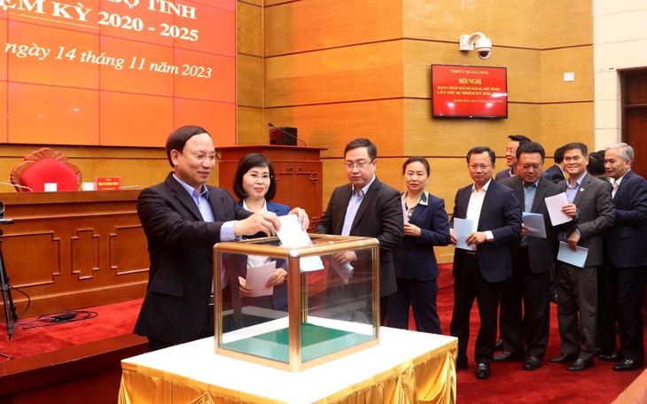 Ông Cao Tường Huy được giới thiệu làm Chủ tịch tỉnh Quảng Ninh