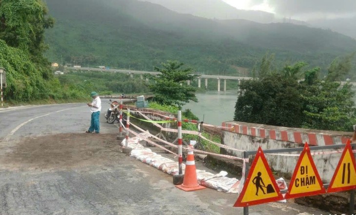 Miền Trung mưa lũ bủa vây, một người mất tích- Ảnh 13.