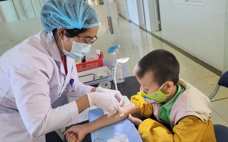 Tháo "nút thắt" trong đấu thầu thuốc, 1 trung tâm y tế cứu chữa nhiều bệnh nhân