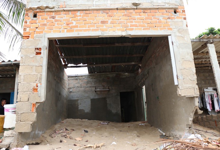 Chưa có bờ kè, hàng trăm hộ dân lo sóng biển ‘nuốt’ nhà- Ảnh 3. Chưa có bờ kè, hàng trăm hộ dân lo sóng biển ‘nuốt’ nhà- Ảnh 3.