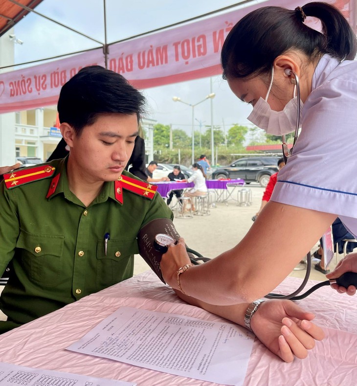 Ngày hội hiến máu tình nguyện ở tỉnh Lai Châu- Ảnh 6.