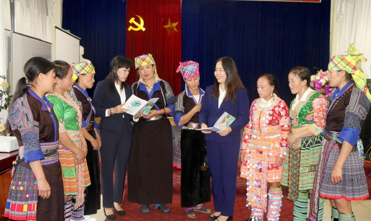 Yên Bái: Tập huấn hướng dẫn tuyên truyền vận động phụ nữ làm mẹ an toàn và chăm sóc trẻ em- Ảnh 1. Yên Bái: Tập huấn hướng dẫn tuyên truyền vận động phụ nữ làm mẹ an toàn và chăm sóc trẻ em- Ảnh 1.