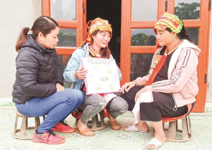 Phát huy vai trò "cô đỡ thôn bản" trong chăm sóc sức khoẻ người dân vùng khó khăn- Ảnh 1.