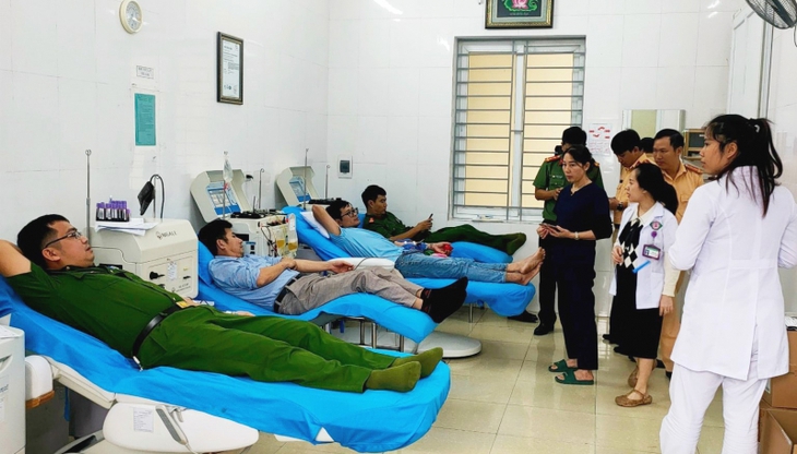 Thượng úy công an bị đâm khi làm nhiệm vụ đã không qua khỏi- Ảnh 2.