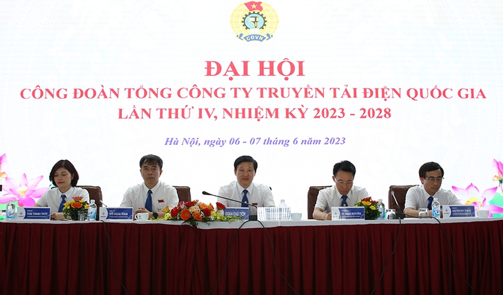 Công đoàn EVNNPT: Chung sức đồng lòng cùng EVN vượt qua giai đoạn khó khăn hiện nay- Ảnh 2.