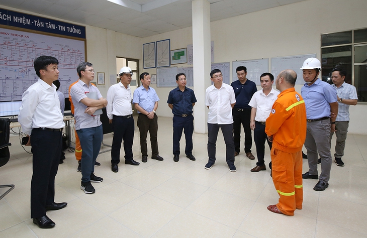 Giữ vững trục truyền tải 500kV Bắc – Nam để đảm bảo điện cho miền Bắc mùa nắng nóng- Ảnh 3.