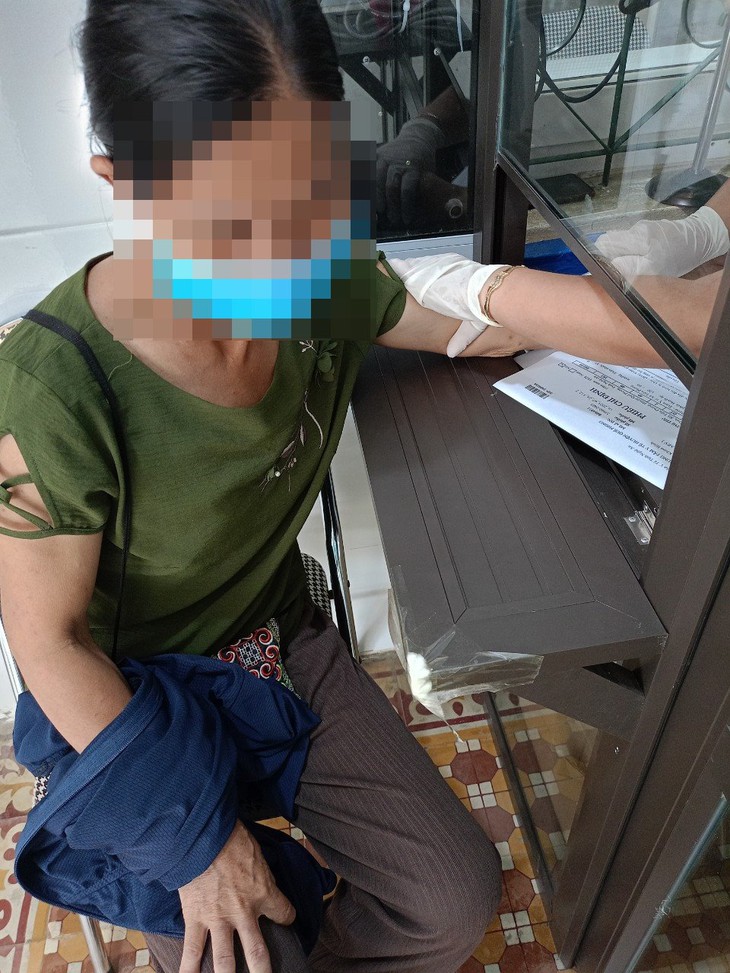 Nữ đồng đẳng viên băng rừng giúp đỡ những người nhiễm HIV- Ảnh 3. Nữ đồng đẳng viên băng rừng giúp đỡ những người nhiễm HIV- Ảnh 3.