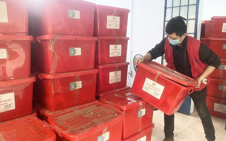 Cứu trợ khẩn cấp người dân Thừa Thiên Huế bị ảnh hưởng mưa lũ