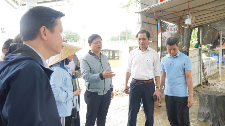 Không để mưa lũ làm ảnh hưởng hoạt động khám chữa bệnh- Ảnh 6.