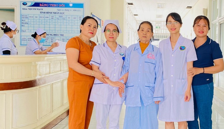 Bệnh nhân ngừng tim được hồi sinh ngoạn mục- Ảnh 2.