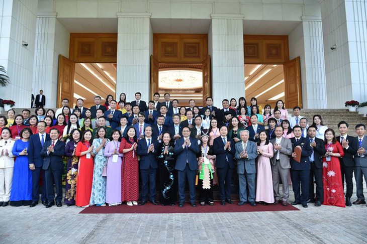 Thủ tướng: 'Thành công của giáo dục không phải nhồi kiến thức cho đầy mà thắp nên ngọn lửa đam mê'- Ảnh 4.