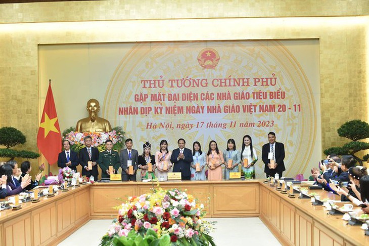 Thủ tướng: 'Thành công của giáo dục không phải nhồi kiến thức cho đầy mà thắp nên ngọn lửa đam mê'- Ảnh 2.