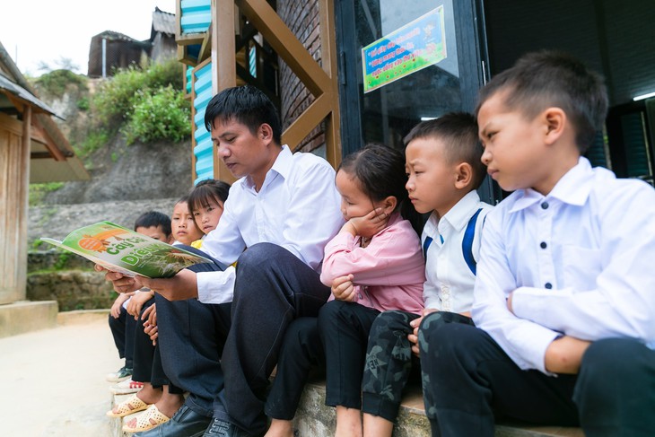 Hình ảnh xúc động của 28 thầy giáo cắm bản ở ngôi trường đặc biệt trên đỉnh Phà Cà Tủn- Ảnh 8. Hình ảnh xúc động của 28 thầy giáo cắm bản ở ngôi trường đặc biệt trên đỉnh Phà Cà Tủn- Ảnh 8.