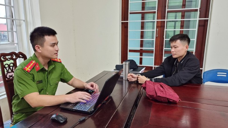 Khởi tố Phó Giám đốc dùng dao cướp ngân hàng ở Nghệ An- Ảnh 1.