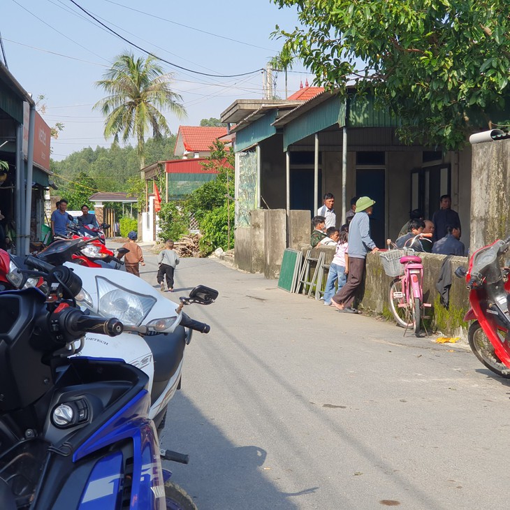 Người dân bàng hoàng khi đến hiện trường vụ nổ làm 3 người thương vong- Ảnh 2.