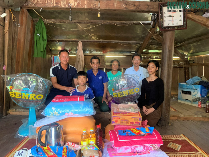 Chuyện 'trồng người' giữa đại ngàn biên viễn- Ảnh 4. Chuyện 'trồng người' giữa đại ngàn biên viễn- Ảnh 4.