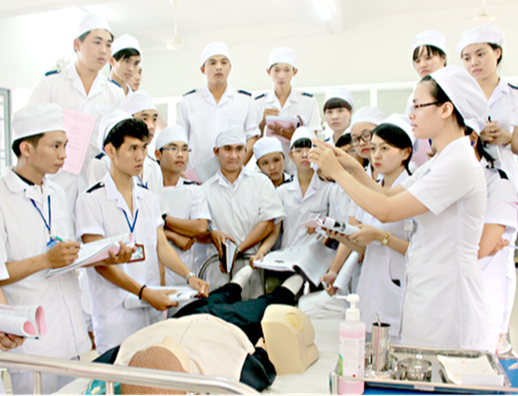 Cả nước có tới 172 cơ sở đào tạo nhân lực y tế, ĐBQH trăn trở về chất lượng đầu ra- Ảnh 2. Cả nước có tới 172 cơ sở đào tạo nhân lực y tế, ĐBQH trăn trở về chất lượng đầu ra- Ảnh 2.