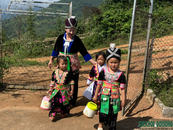 Chuyện những người 'gieo chữ' nơi 'rừng thiêng nước độc'- Ảnh 8.