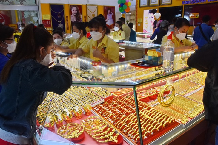 Giá vàng hôm nay ngày 19/11 biến động nhẹ phiên cuối tuần- Ảnh 1. Giá vàng hôm nay ngày 19/11 biến động nhẹ phiên cuối tuần- Ảnh 1.
