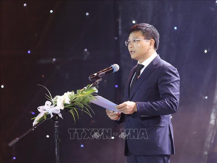 Tưởng niệm các nạn nhân tử vong do tai nạn giao thông tại Việt Nam năm 2023- Ảnh 2. Tưởng niệm các nạn nhân tử vong do tai nạn giao thông tại Việt Nam năm 2023- Ảnh 2.