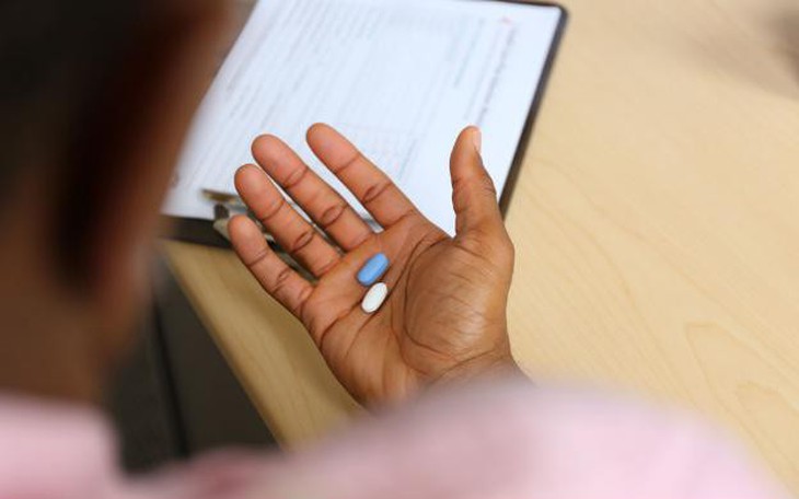 Giải pháp giúp tuân thủ dùng thuốc điều trị HIV mỗi ngày