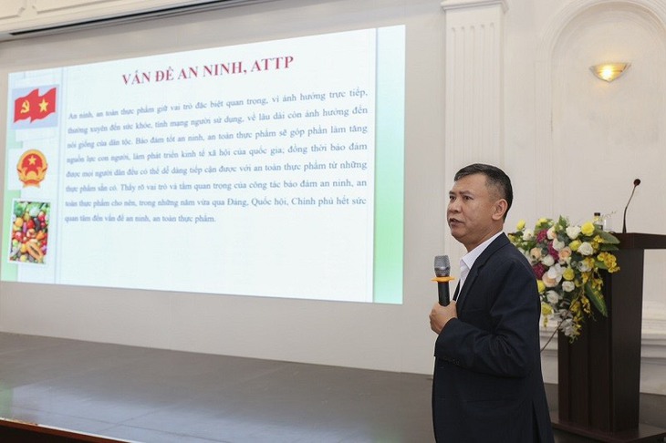 Chuyên gia lý giải nguyên nhân xảy ra ngộ độc thực phẩm- Ảnh 1.