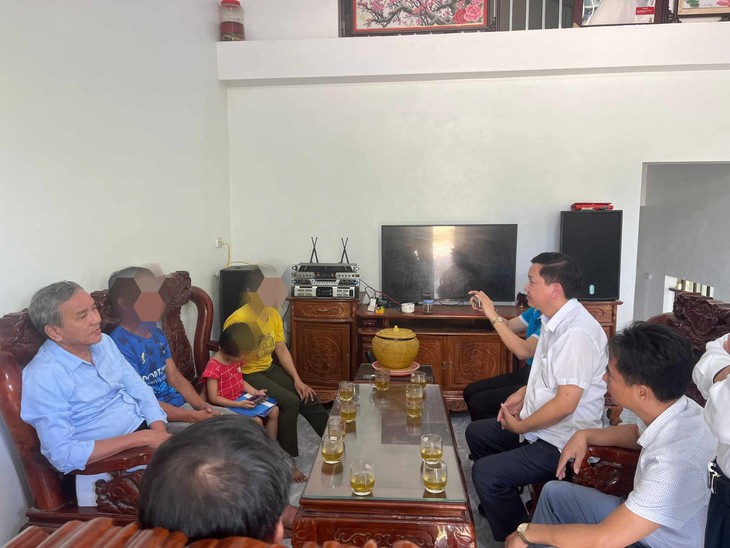 Thông tin mới nhất vụ người bố bạo hành con gái - Ảnh 2. Thông tin mới nhất vụ người bố bạo hành con gái - Ảnh 2.