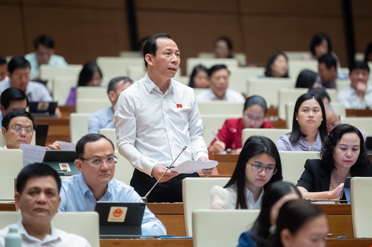 Hạn chế việc rút BHXH một lần bằng cách giúp người lao động vượt qua lúc khó khăn nhất - Ảnh 3.