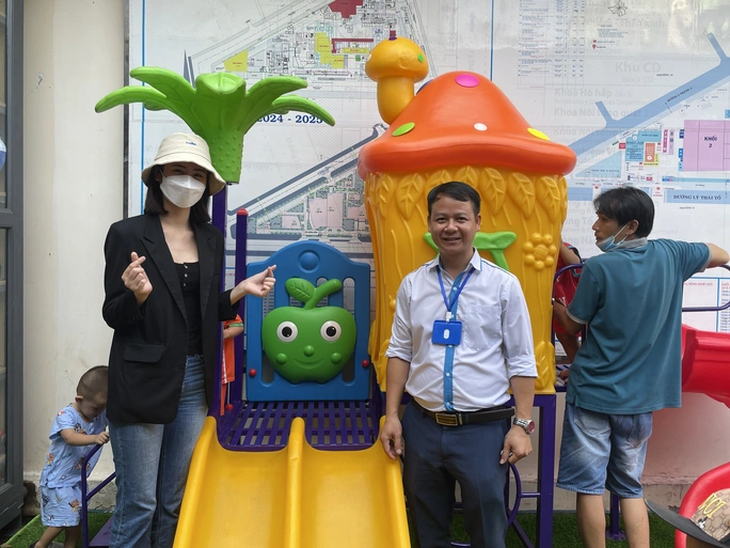 Hoa hậu Ý Nhi xác nhận rời showbiz, lên đường du học Úc sau ồn ào phát ngôn - Ảnh 2. Hoa hậu Ý Nhi xác nhận rời showbiz, lên đường du học Úc sau ồn ào phát ngôn - Ảnh 2.
