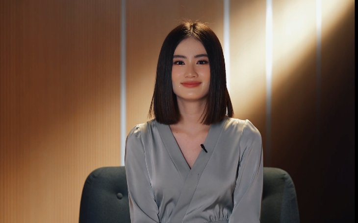 Hoa hậu Ý Nhi hiến tóc, rời showbiz đi du học sau ồn ào phát ngôn