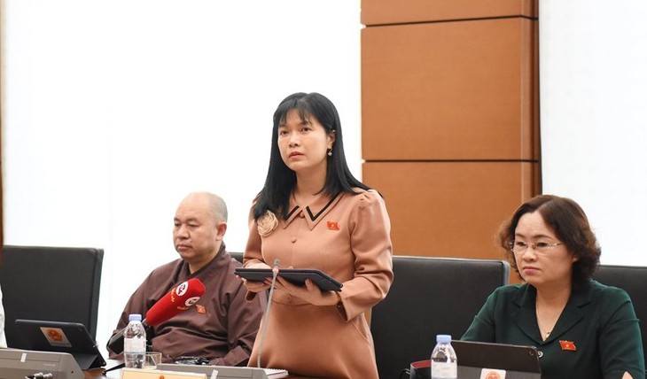 Hạn chế việc rút BHXH một lần bằng cách giúp người lao động vượt qua lúc khó khăn nhất - Ảnh 2.