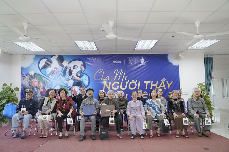 Tri ân 20/11: Hy An Việt Nam và Aragami Việt Nam kết nối trái tim qua chương trình ý nghĩa- Ảnh 6. Tri ân 20/11: Hy An Việt Nam và Aragami Việt Nam kết nối trái tim qua chương trình ý nghĩa- Ảnh 6.