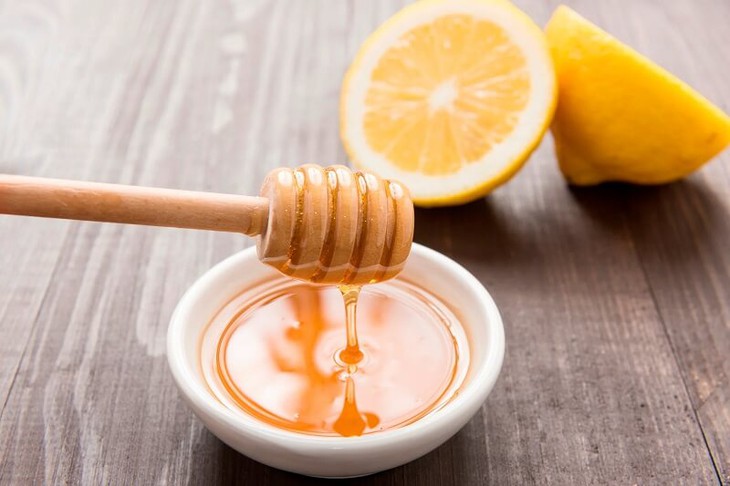 5 mẹo trị thâm môi cho chị em thường xuyên đánh son- Ảnh 1.