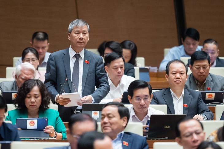 ĐBQH Nguyễn Anh Trí đánh giá cao nỗ lực Bộ Y tế trong việc giải quyết những vấn đề ‘nóng’ và khó- Ảnh 2. ĐBQH Nguyễn Anh Trí đánh giá cao nỗ lực Bộ Y tế trong việc giải quyết những vấn đề ‘nóng’ và khó- Ảnh 2.