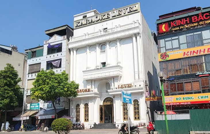 Karaoke mở lại, người vui mừng nhưng có người vẫn còn e ngại- Ảnh 1.