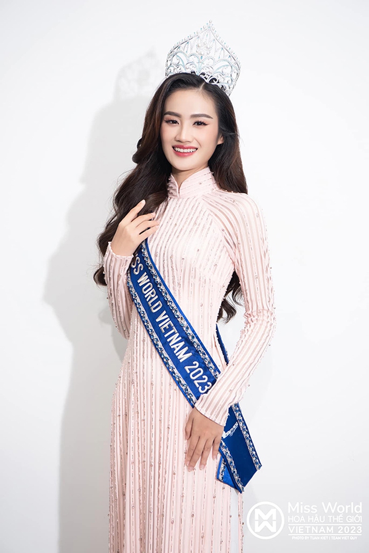 Hoa hậu không mặn mà Vbiz: Một người đẹp vừa đăng quang đã vội vã đi du học- Ảnh 2. Hoa hậu không mặn mà Vbiz: Một người đẹp vừa đăng quang đã vội vã đi du học- Ảnh 2.